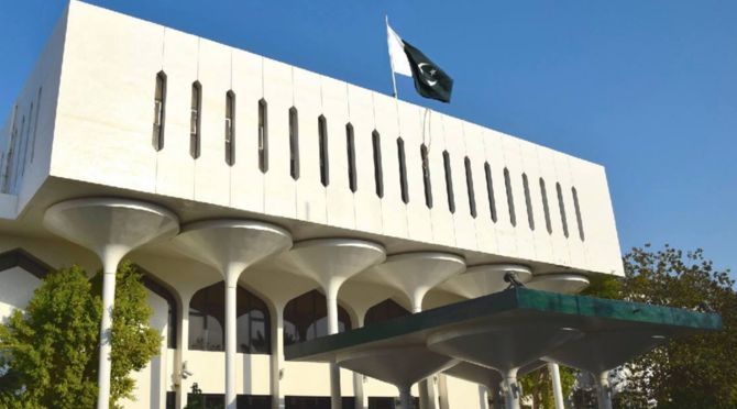 السفارة الباكستانية تحذر الجالية الباكستانية من انتهاك اللوائح الخاصة باحتواء فيروس كوفيد-19