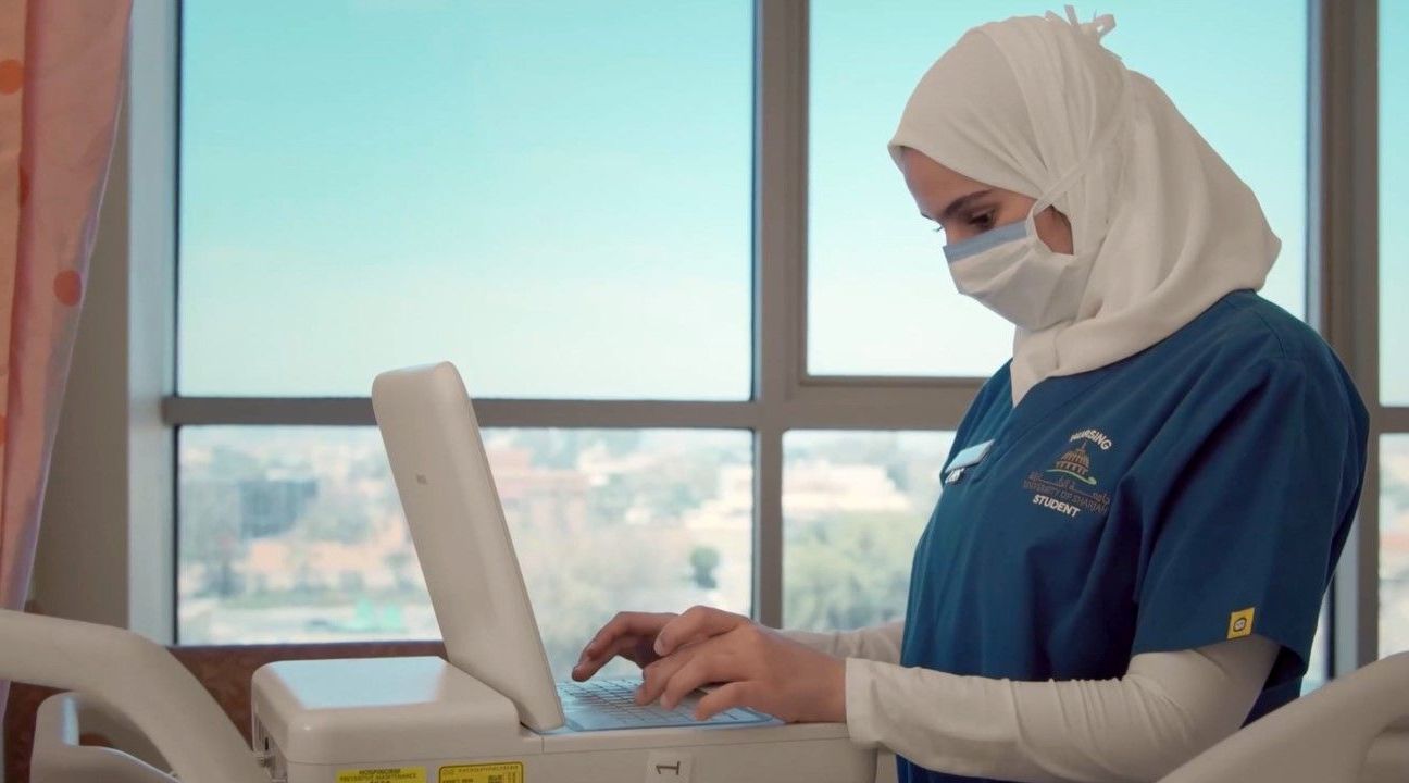 الصحة تطلق مبادرة لتسهيل عملية توظيف خريجي التمريض في الإمارات