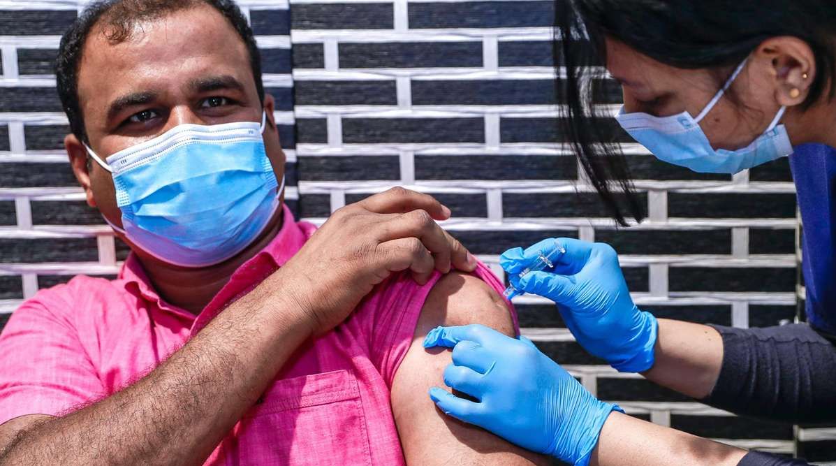 الإمارات تنجح في إعطاء أكثر من 120 جرعة من اللقاح لكل 100 شخص منذ إطلاق حملة التطعيم الوطنية