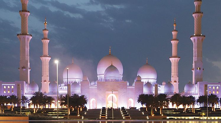 Taraweeh Prayers To Be Broadcast Live From Sheikh Zayed Grand Mosque