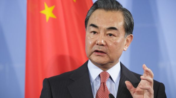 چین اور متحدہ عرب امارات سستی ویکسینوں کی تیاری میں تیزی لائیں گے، چینی وزیر خارج