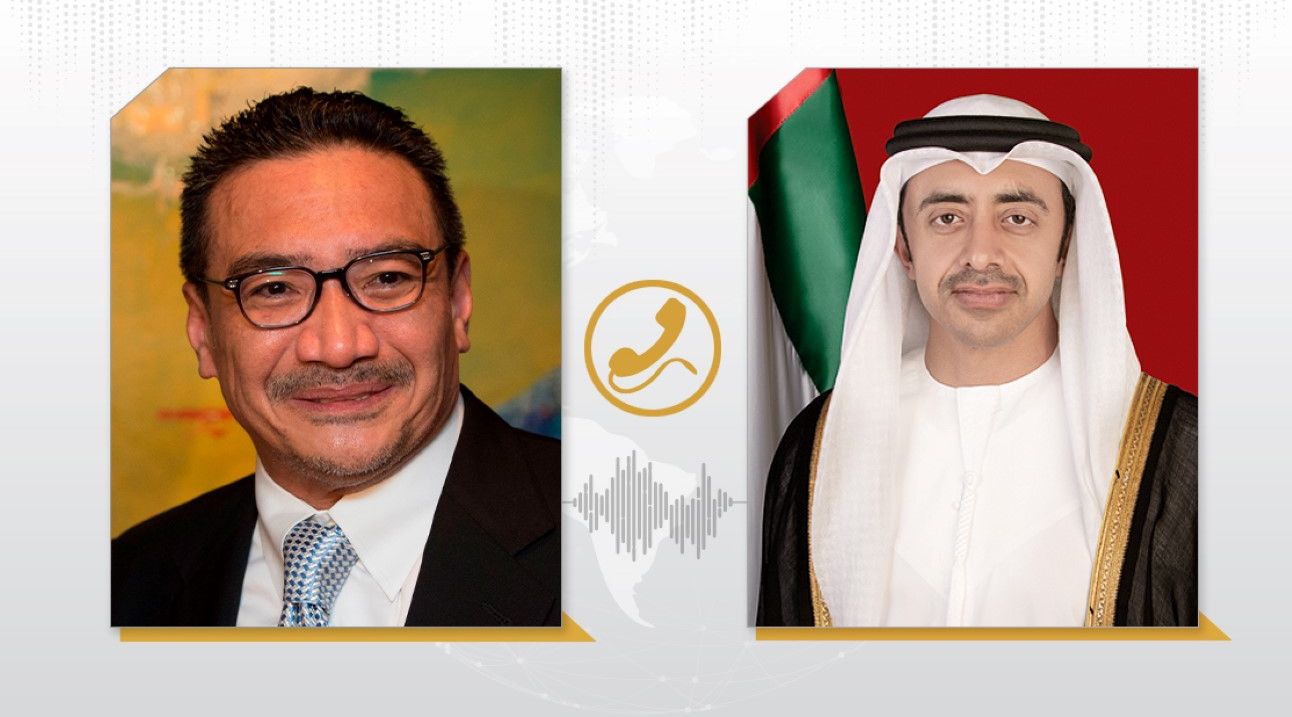"Abdullah bin Zayed and Malaysian FM discuss strengthening relations and fight against Covid-19 over a phone call"