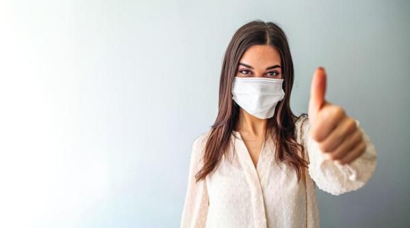 5 situations that permit temporary masks removal in UAE