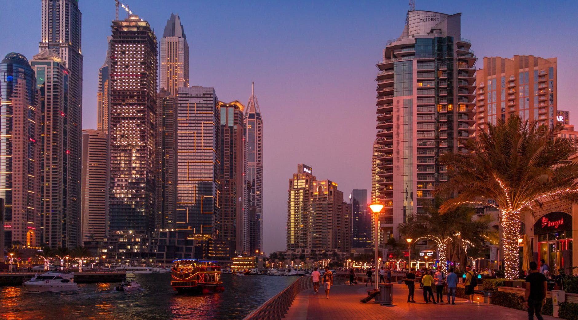 يتدفق السياح إلى دبي رغم المخاوف العالمية من فيروس كورونا
