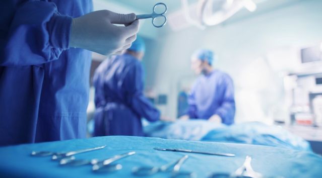 الإمارات تشارك في دراسة حول تأخير الجراحة للمرضى المصابين بفيروس كورونا لتقليل مخاطر الوفاة