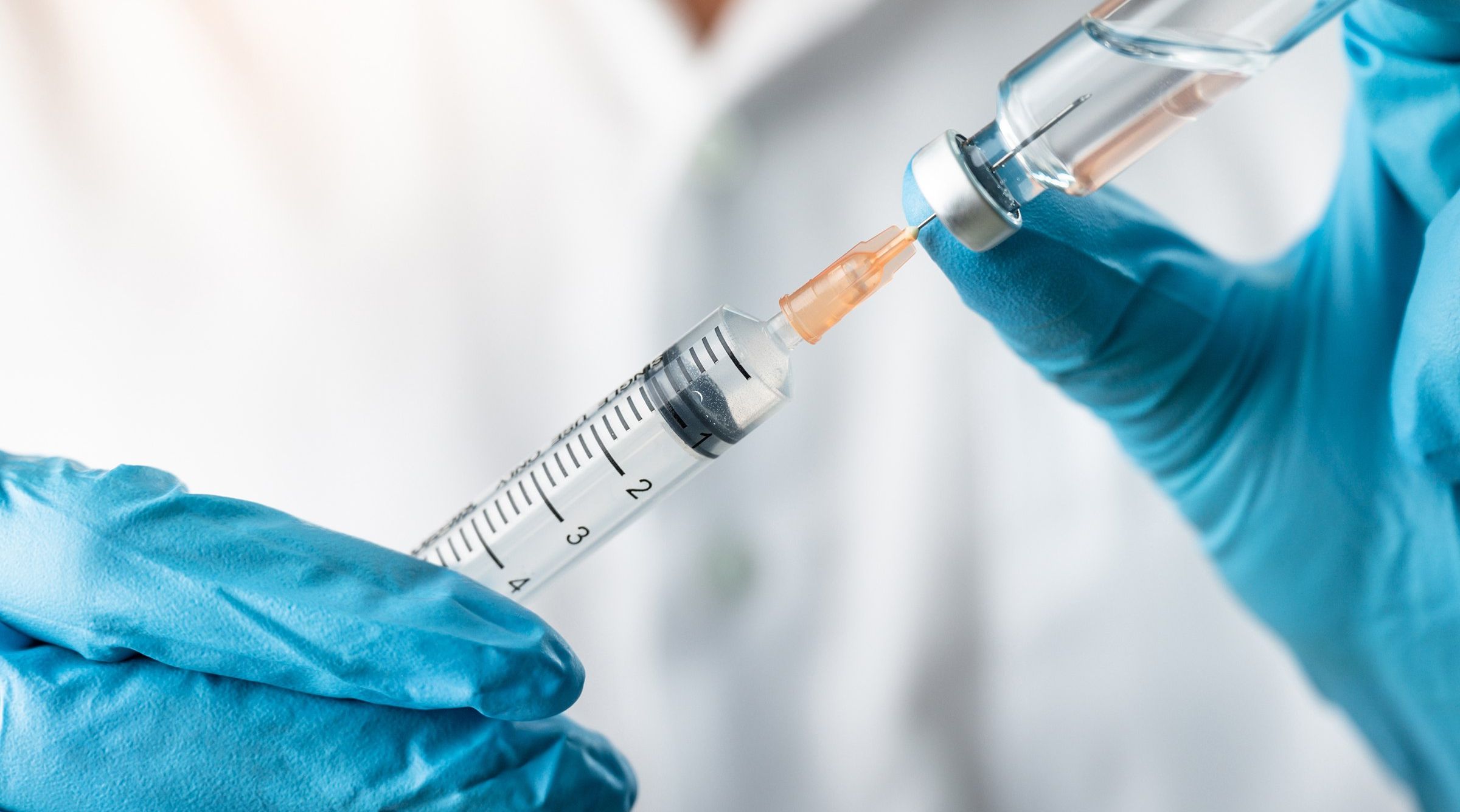 الإمارات تعزز مركزها الإقليمي في التعامل مع الجائحة من خلال تعزيز جهود الوصول للقاح فاعل لفيروس كورونا
