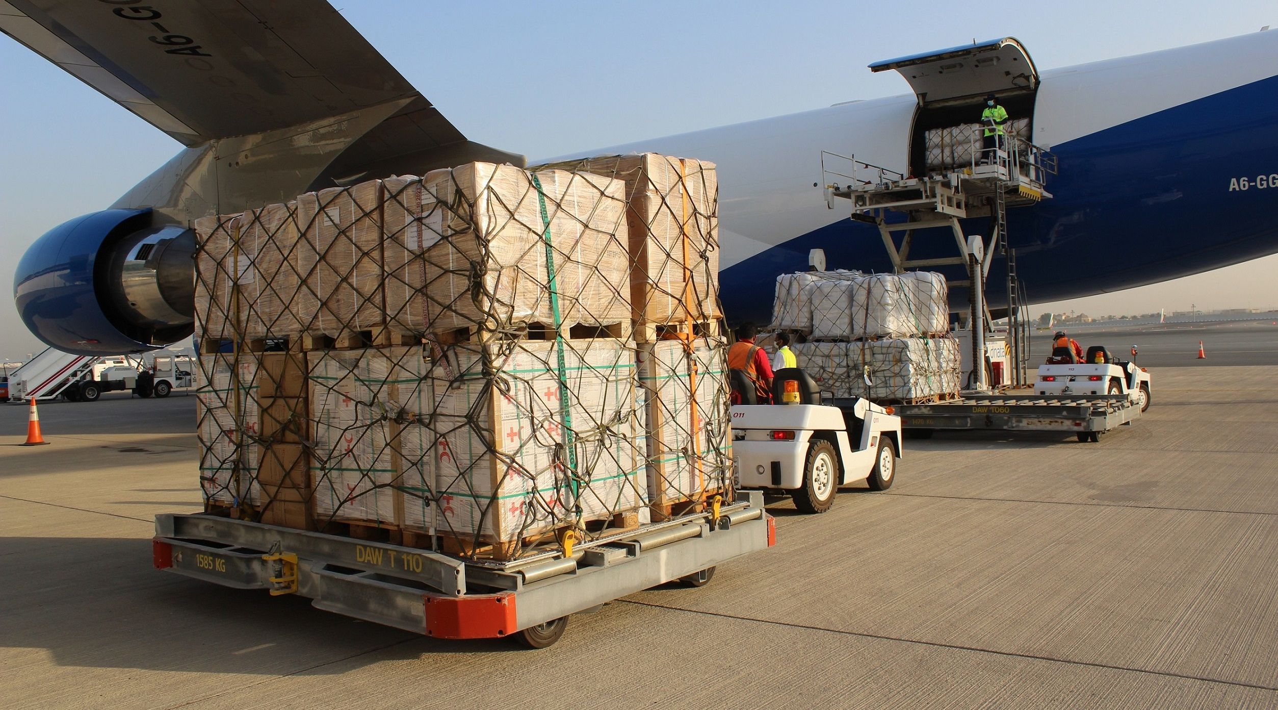 طائرات المساعدات الإنسانية الأفريقية التي أمر بإرسالها سمو الشيخ محمد بن راشد تصل إلى السودان وإثيوبيا