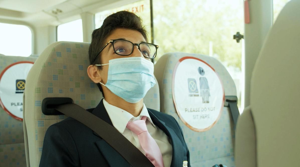 چہرے کے ماسک کا لازمی استعمال ، درجہ حرارت کی جانچ اور جسمانی فاصلہ سمیت کچھ تدابیر ہیں جو اسکولوں کی بسوں میں امارات میں عمل میں آئیں گی۔
