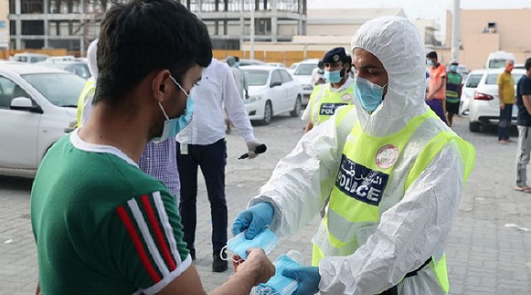 Abu Dhabi Police Distribute Face Masks Personal Protection Equipment