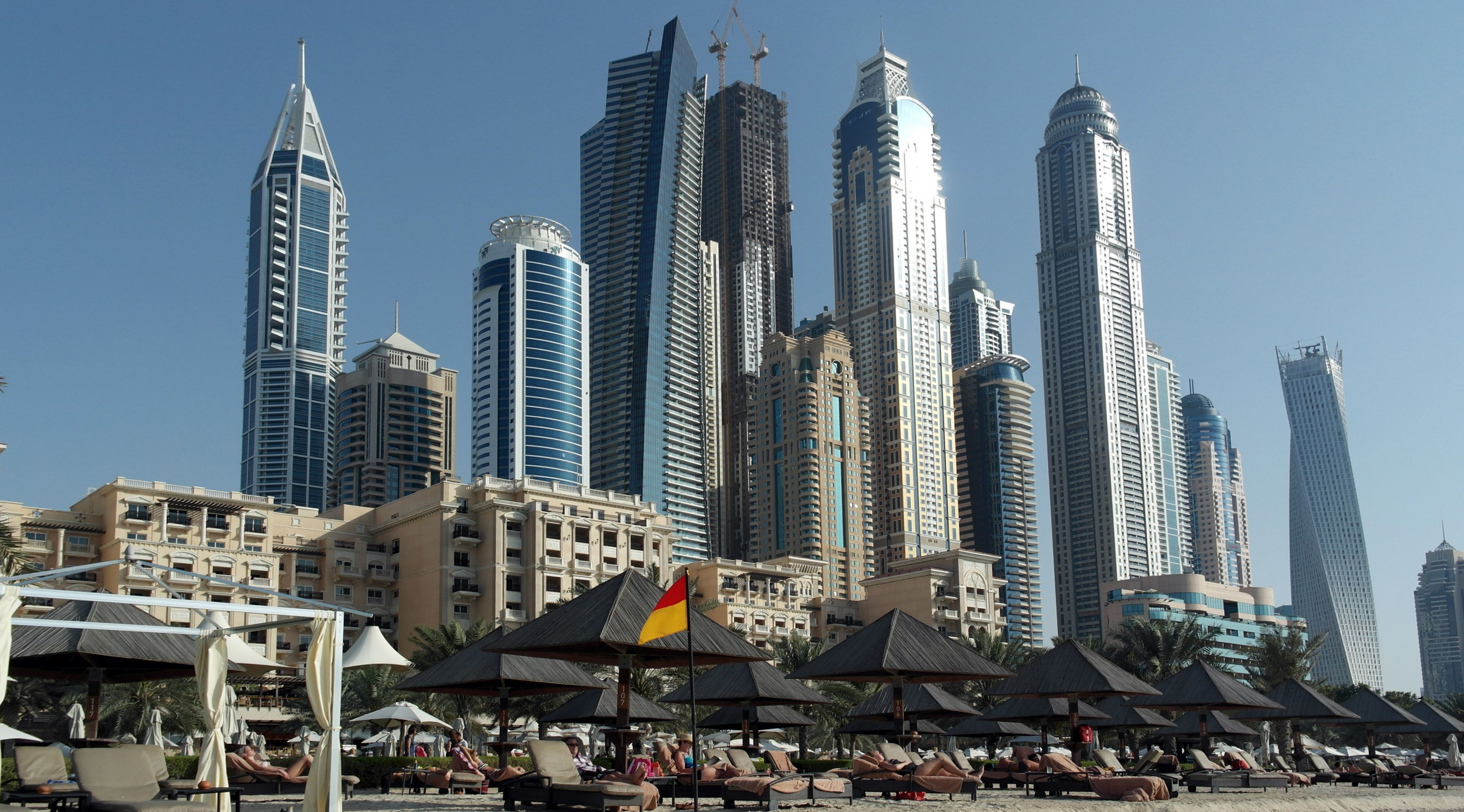 إجراءات يجب الالتزام بها عند عودة المقيمين بالخارج إلى دبي