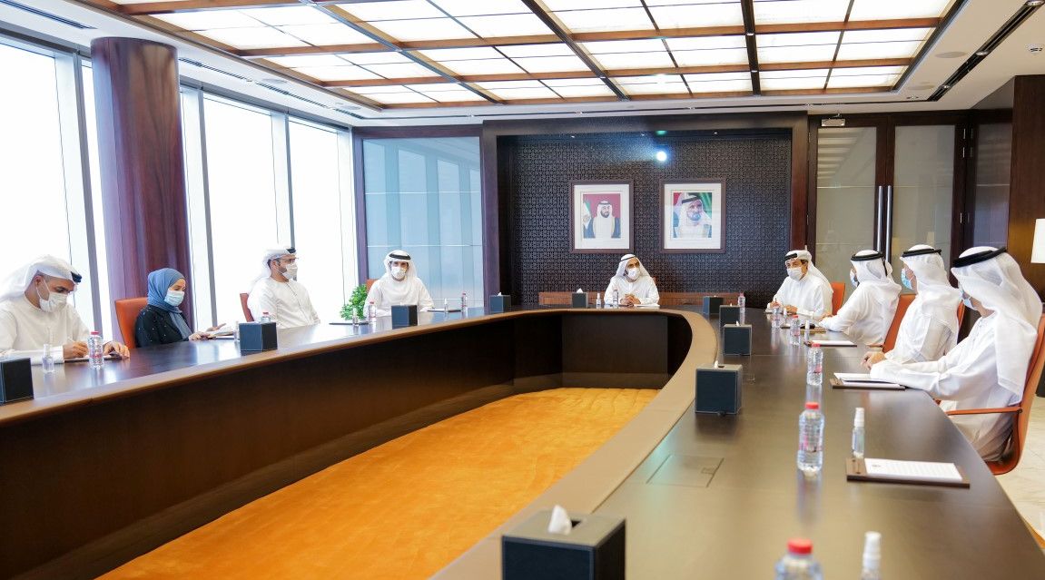 Mohammed bin Rashid reviews work plan of Ministry of Economy