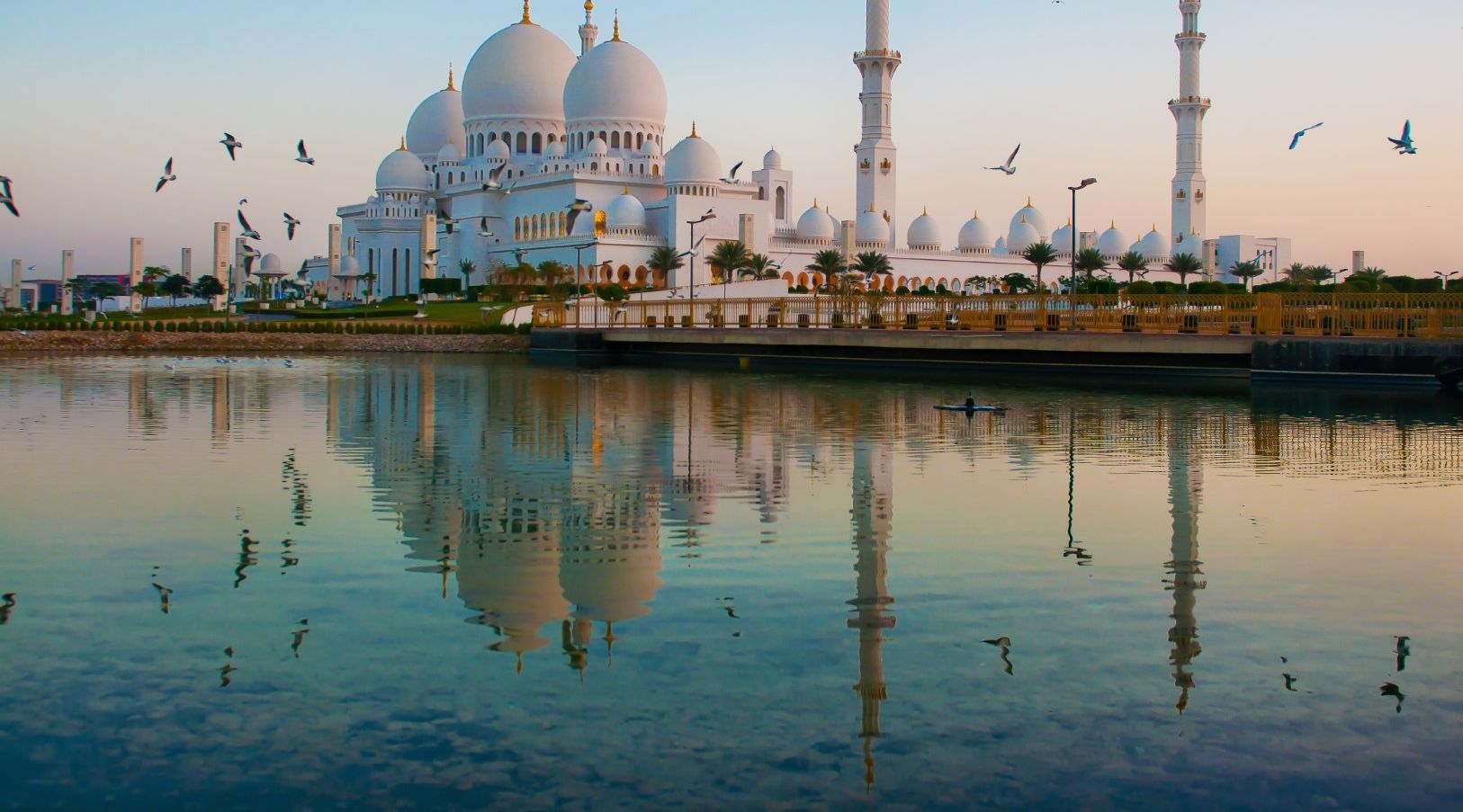UAE reopens Sheikh Zayed Grand Mosque in Abu Dhabi and Fujairah