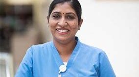 ممرضة في مستشفى إماراتي لعلاج إصابات كورونا : ' تولّيت الاهتمام بالحالات الحرجة لمدة 12 ساعة يوميًا'