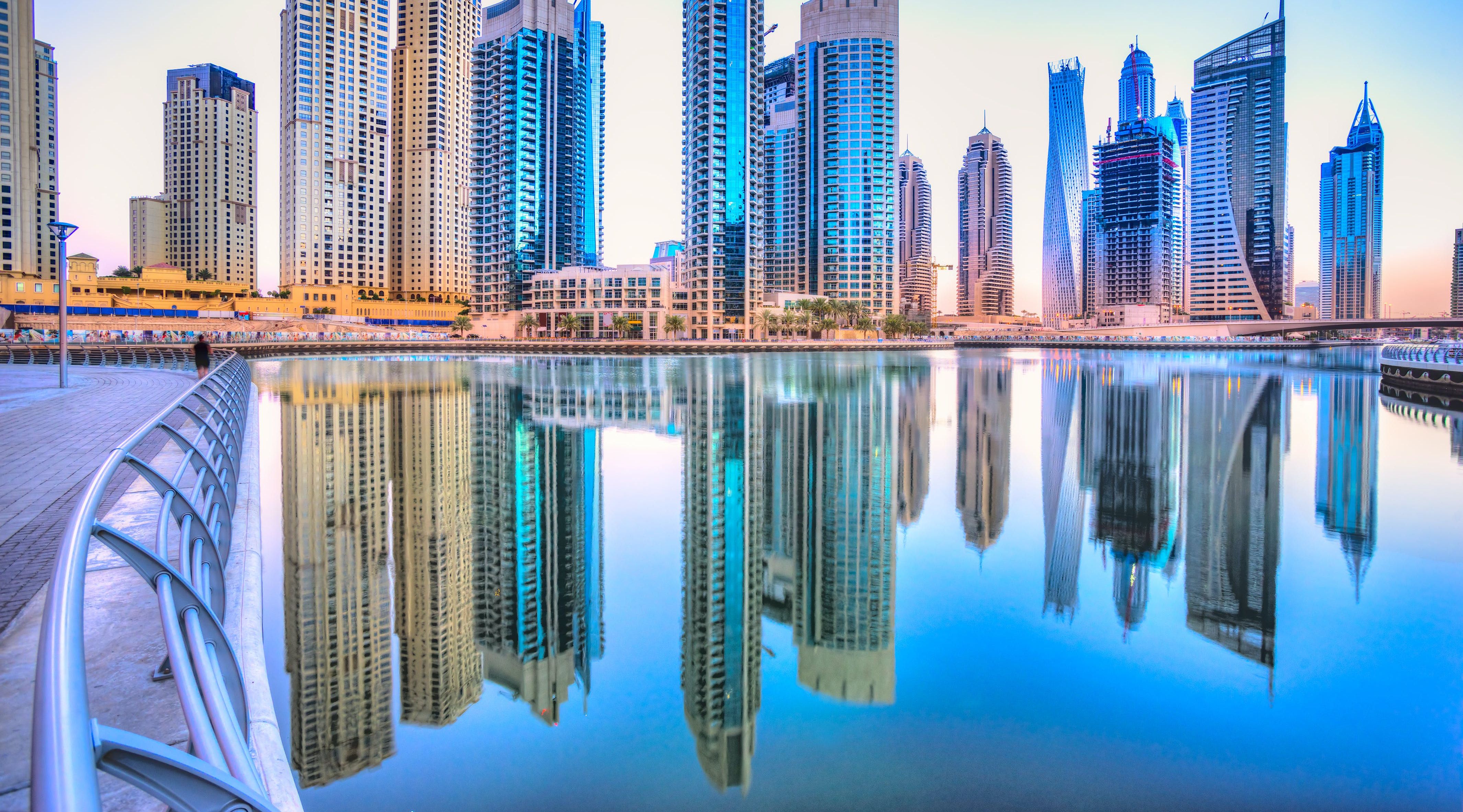 تحديث القواعد الإرشادية وبرتوكولات إعادة الافتتاح في دبي