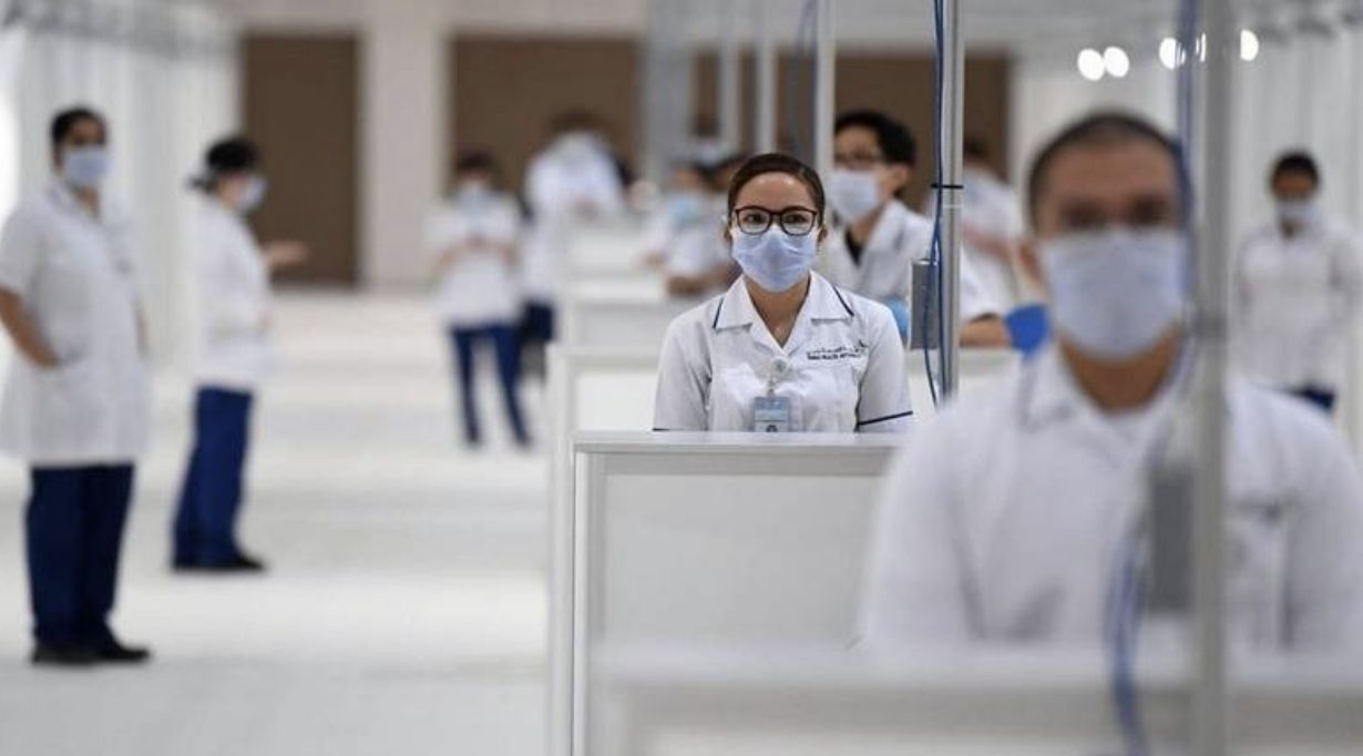 9 من كل 10 من العاملين الصحيين في الخطوط الأمامية في الإمارات يؤيدون التطعيم ضد فيروس كورونا