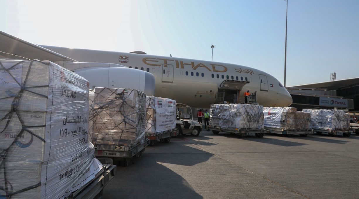إرسال طائرة مساعدات طبية ثانية من الإمارات إلى طاجيكستان لدعم جهود التصدي لجائحة كورونا