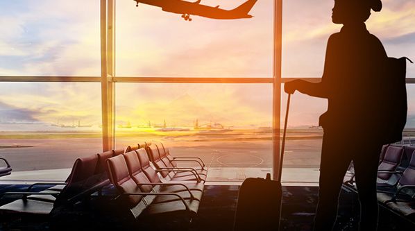 متحدہ عرب امارات کا سفری پابندی کے بعد یوکے کے مسافروں کے ویزا میں توسیع