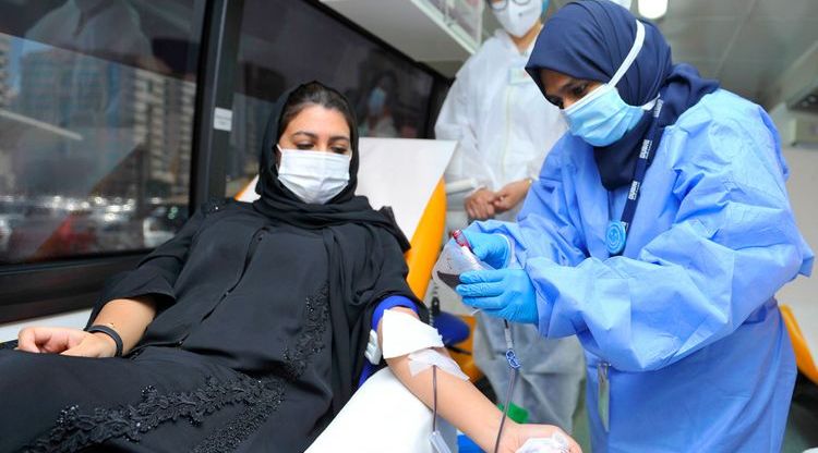 دبئی ہیلتھ اتھارٹی خون عطیہ مہم کے دوران سخت کوویڈ19 حفاظتی اقدامات پر عملدرآمد