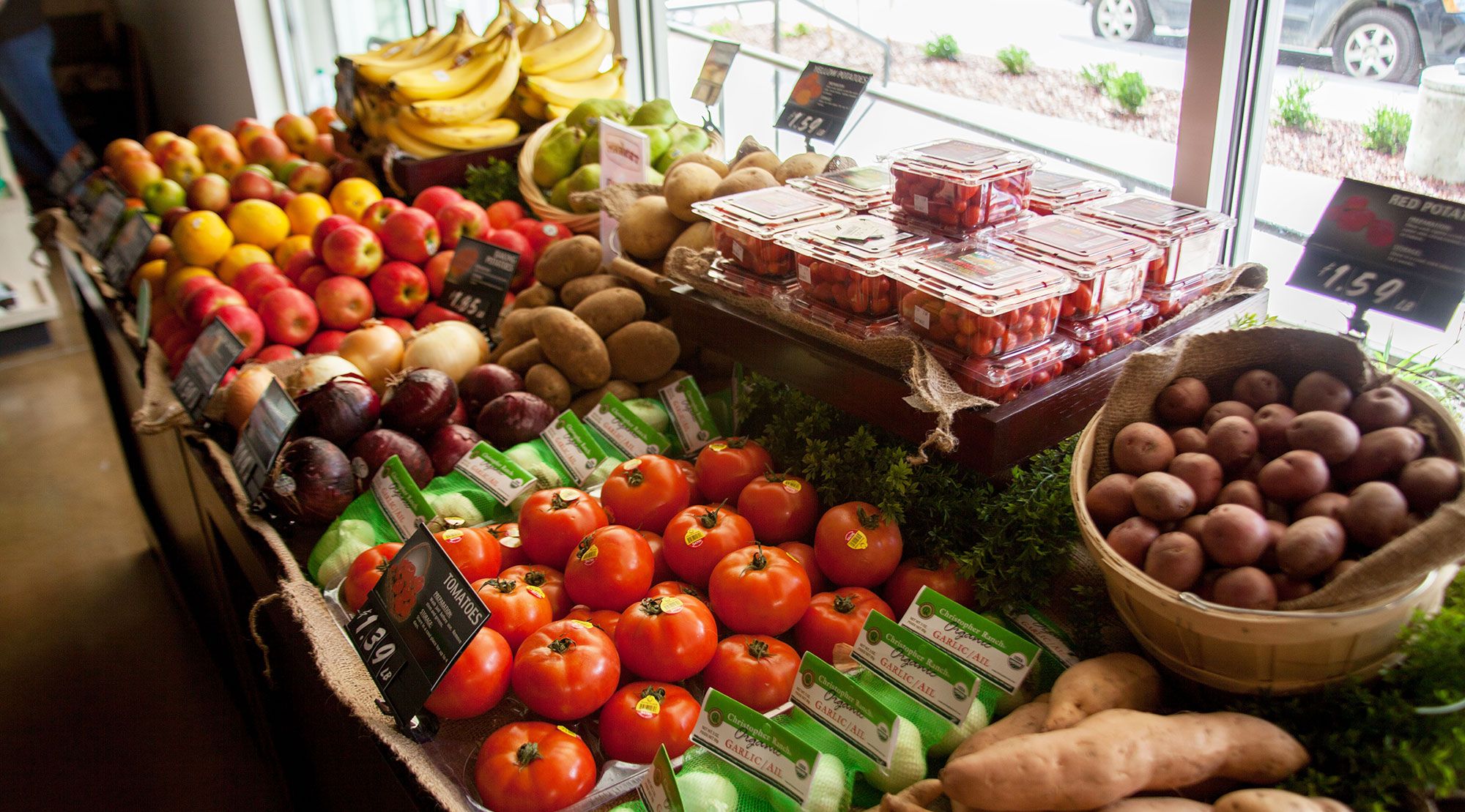 هل تعلم أن شراء الأطعمة الطازجة والمحلية مفيد لك وللكوكب؟