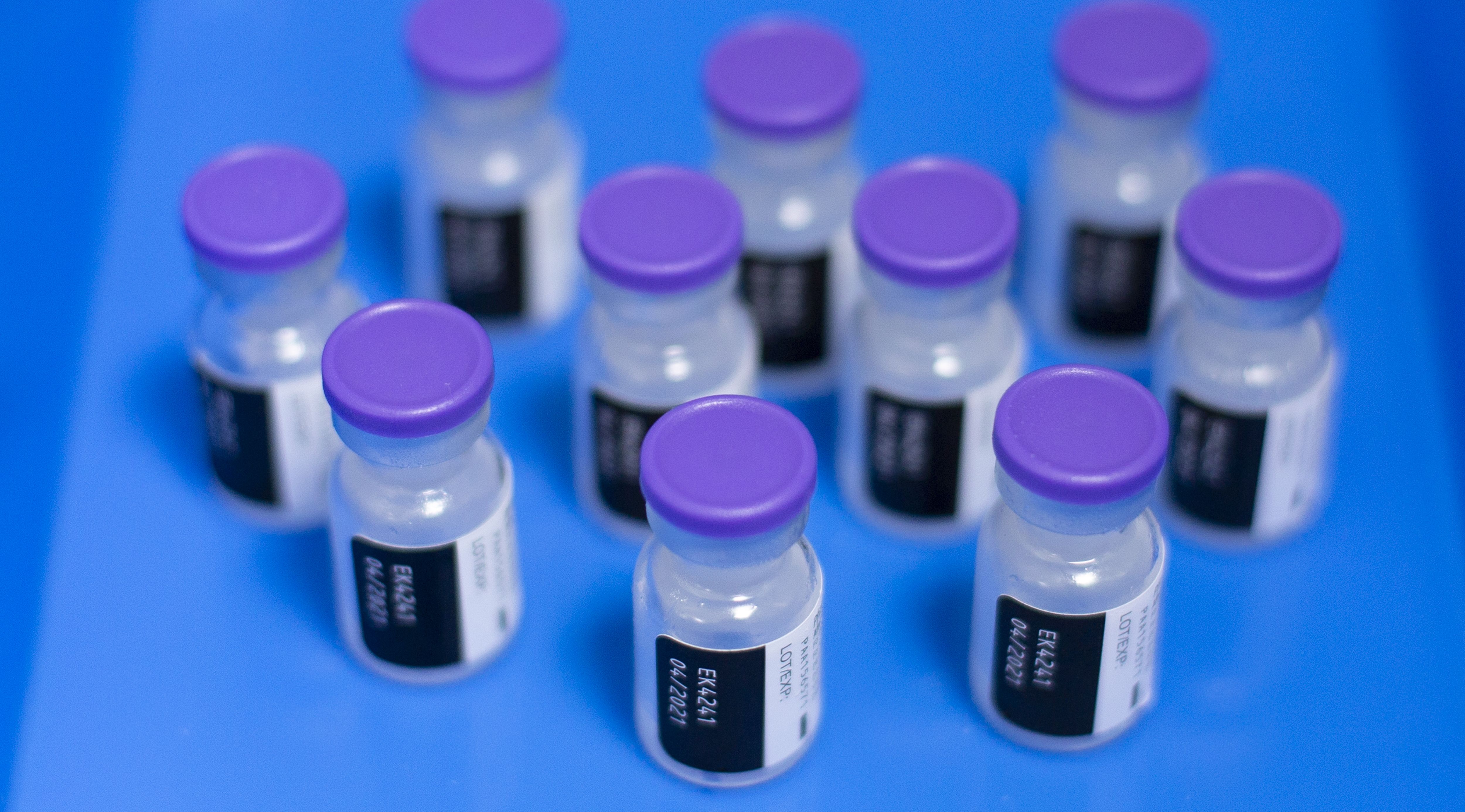 صحة دبي تبدأ التطعيم باللقاح المضاد لكوفيد-19 "فايزر- بايونتيك" بالتركيز على فئات أساسية
