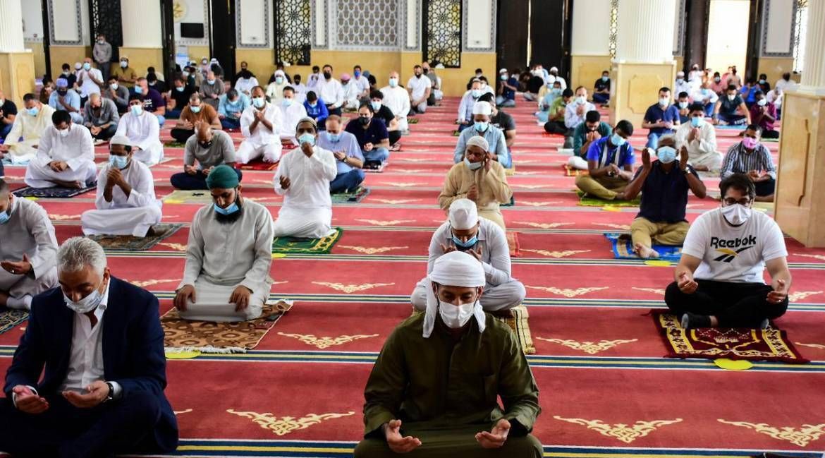 وزارة الشؤون الإسلامية تتيح للرجال استخدام قاعات الصلاة النسائية لأداء صلاة الجمعة في مساجد الشارقة