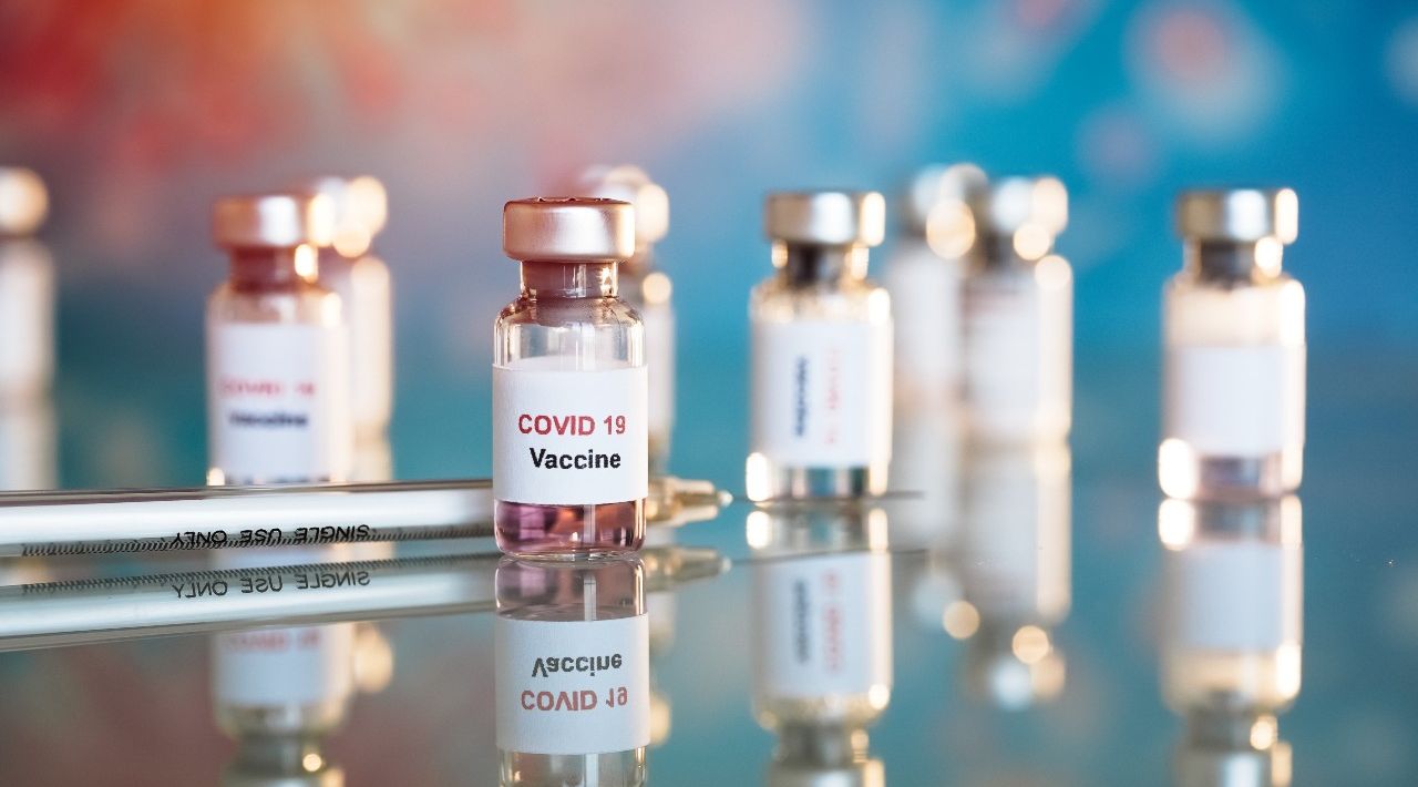 قيادة الإمارات تعزي نجاح حملة التطعيم ضد فيروس كورونا لجهود فرق حملة التطعيم من الإماراتيين والمقيمين