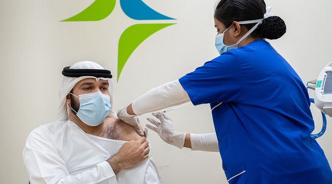 کوویڈ19: متحدہ عرب امارات کے ڈاکٹروں کا کہنا ہے کہ بوسٹر جابس کی مانگ میں اضافہ ہو رہا ہے